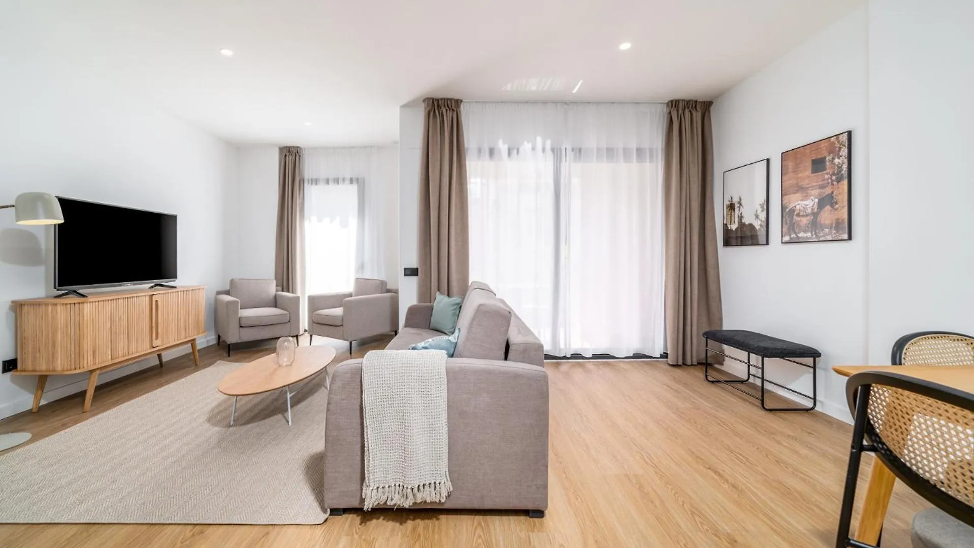 Limehome Barcelona Placa Pirineus L'Hospitalet de Llobregat Spain