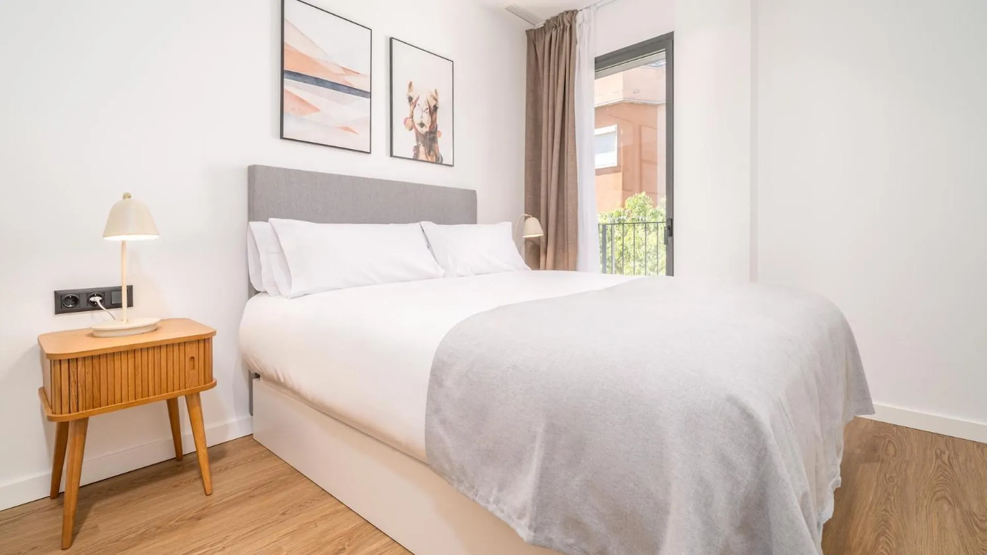 Limehome Barcelona Placa Pirineus L'Hospitalet de Llobregat Apartment