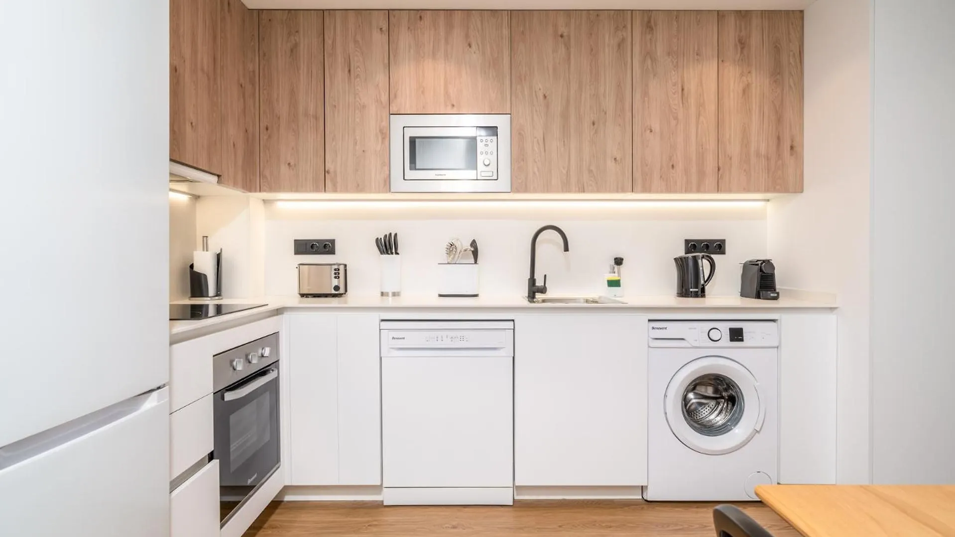Limehome Barcelona Placa Pirineus L'Hospitalet de Llobregat Appartement