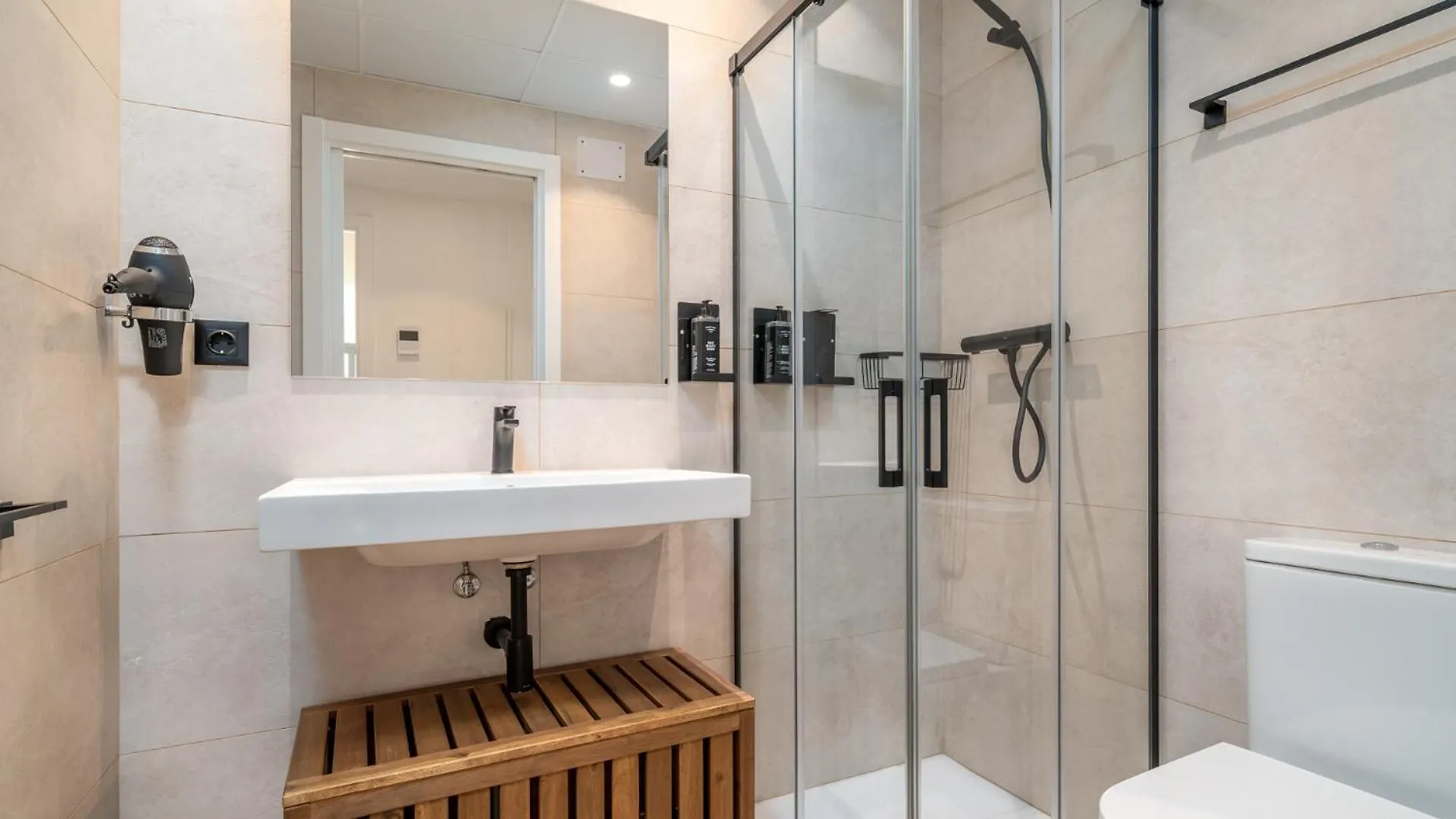 Limehome Barcelona Placa Pirineus L'Hospitalet de Llobregat Appartement