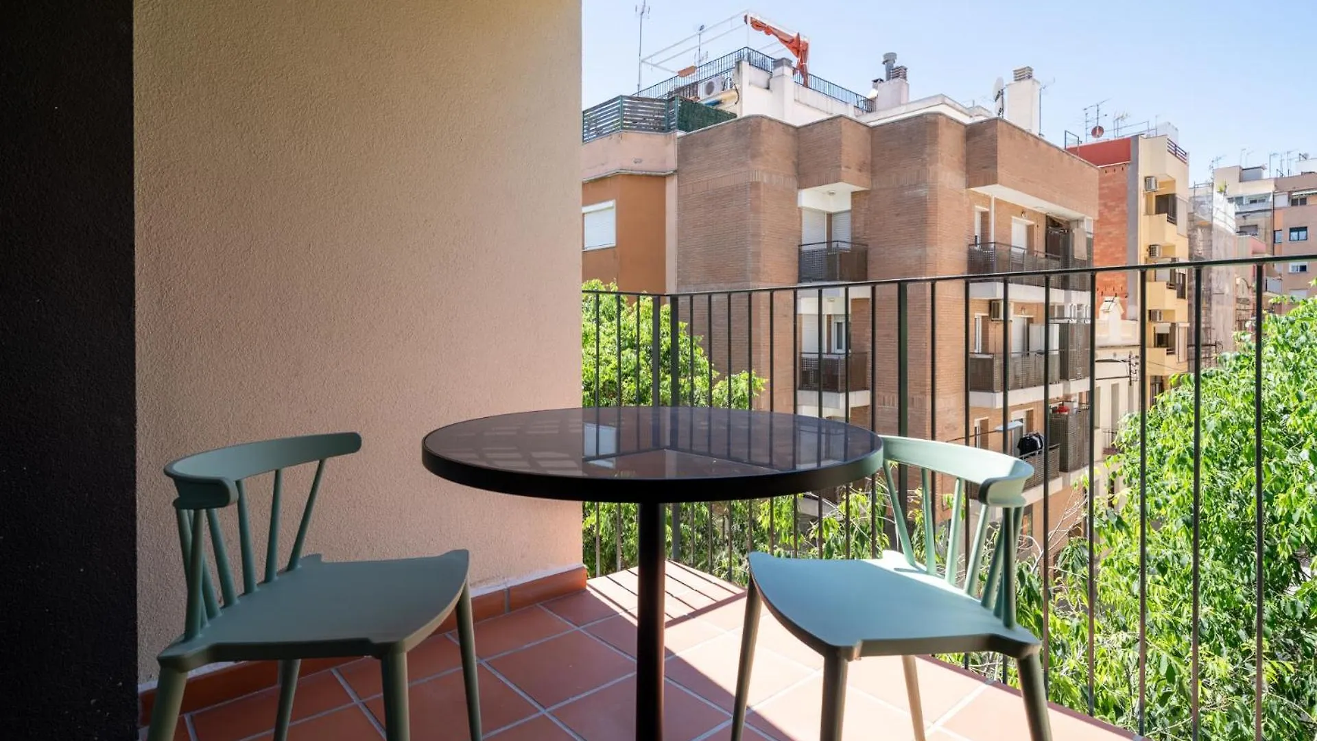 Limehome Barcelona Placa Pirineus L'Hospitalet de Llobregat 0*,