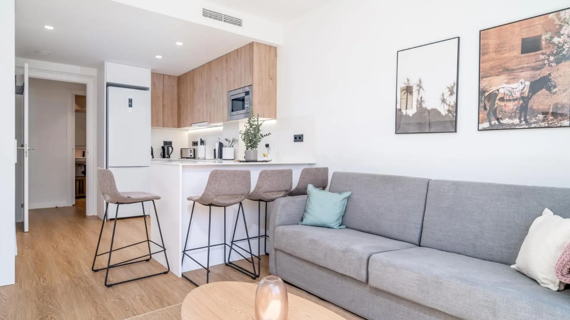 Limehome Barcelona Placa Pirineus L'Hospitalet de Llobregat Appartement